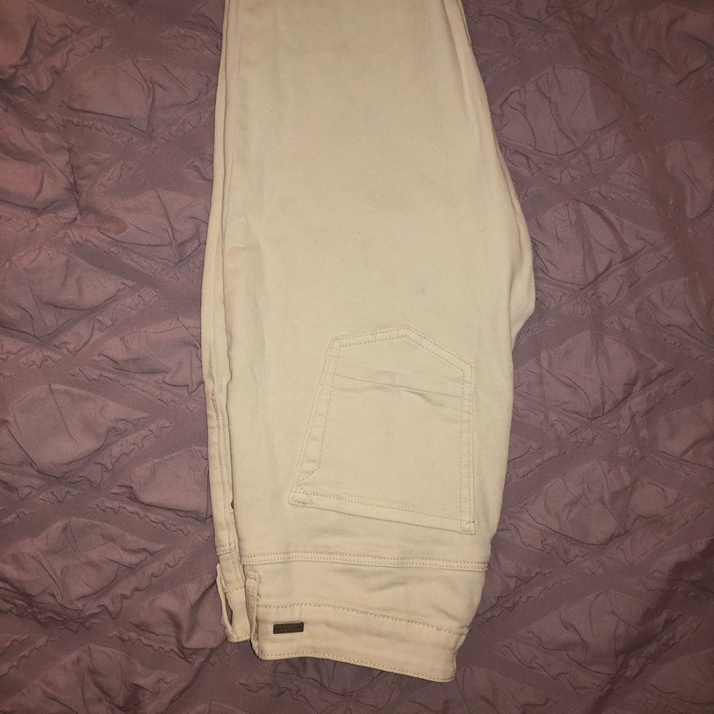 Cream Kendall and Kylie jeans
